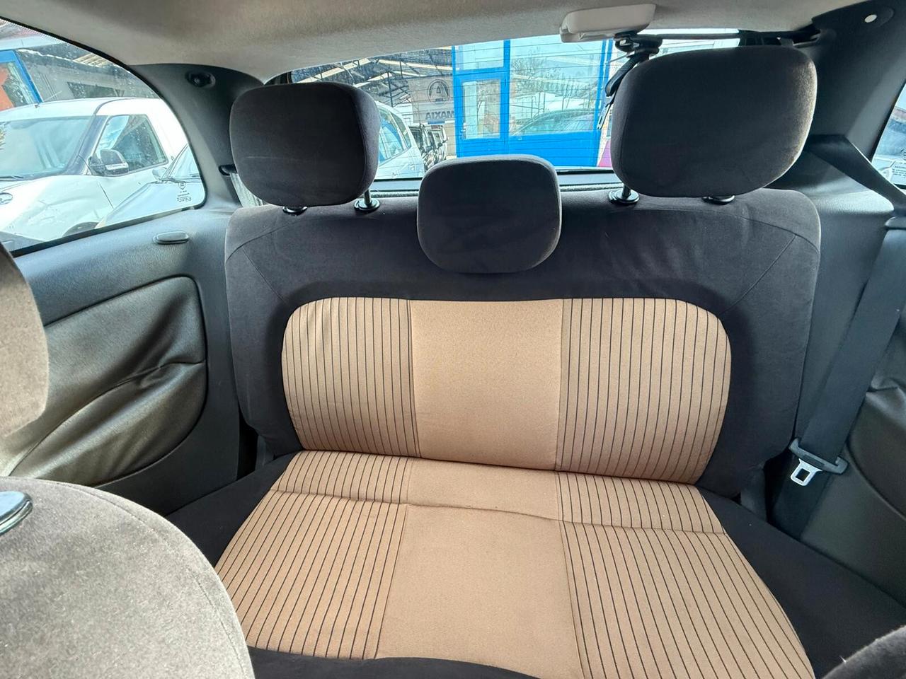 Lancia Ypsilon 1.4 Argento