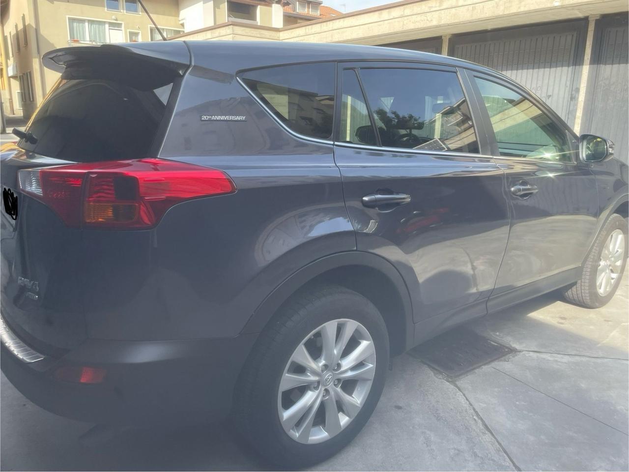 Toyota RAV 4 RAV4 2.2 D-4D 4WD Lounge