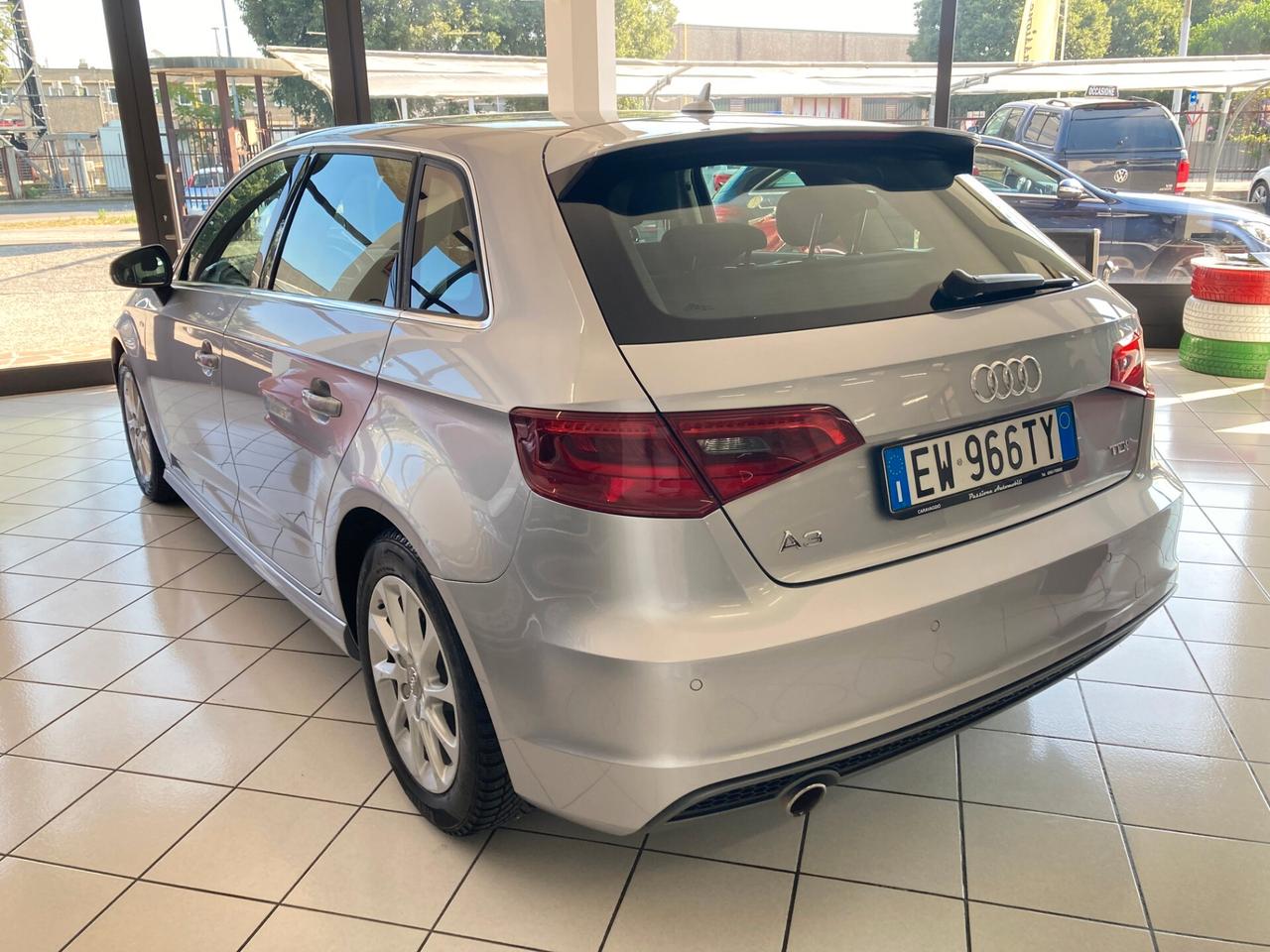 Audi A3 1.6 TDI diesel S tronic s-line