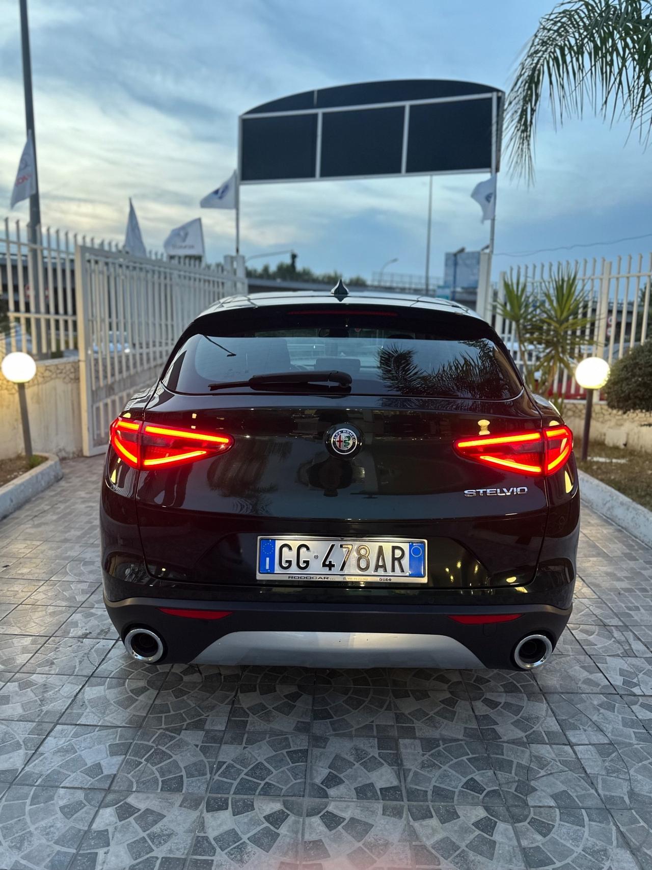 Alfa Romeo Stelvio 2.2 Turbodiesel 160 CV AT8 RWD Business
