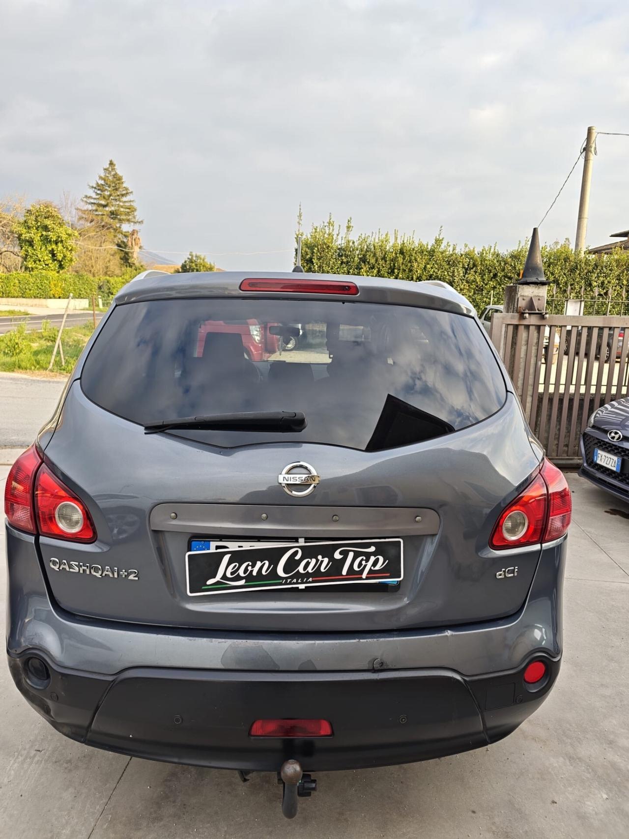 Nissan Qashqai 1.5 dCi 7 posti con gancio traino omologato