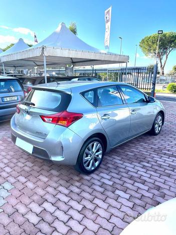 TOYOTA Auris 1.8 Hybrid 5P.