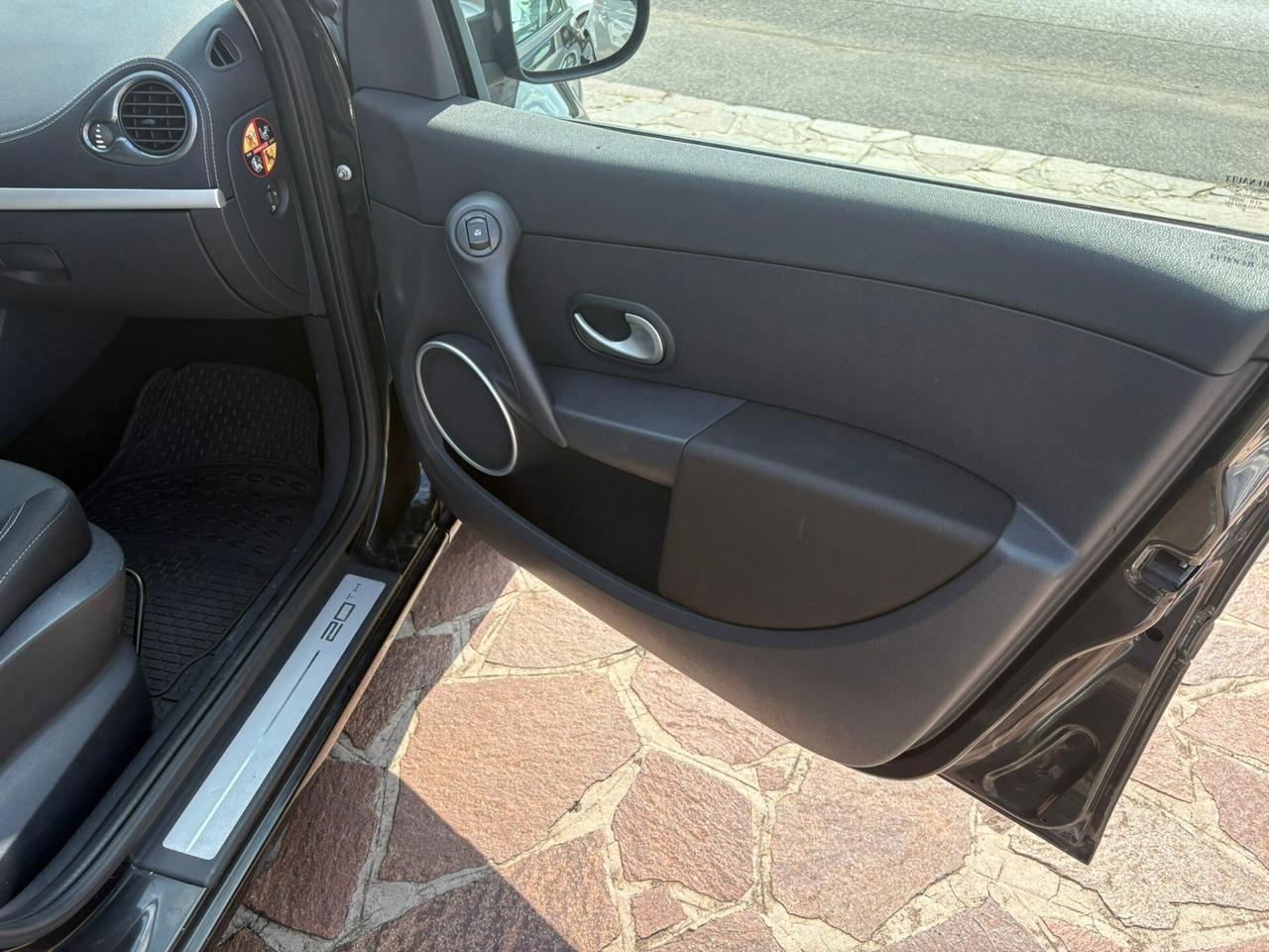 Renault Clio 1.2 16V 5 porte Luxe