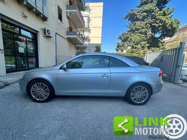 VOLKSWAGEN Eos .
