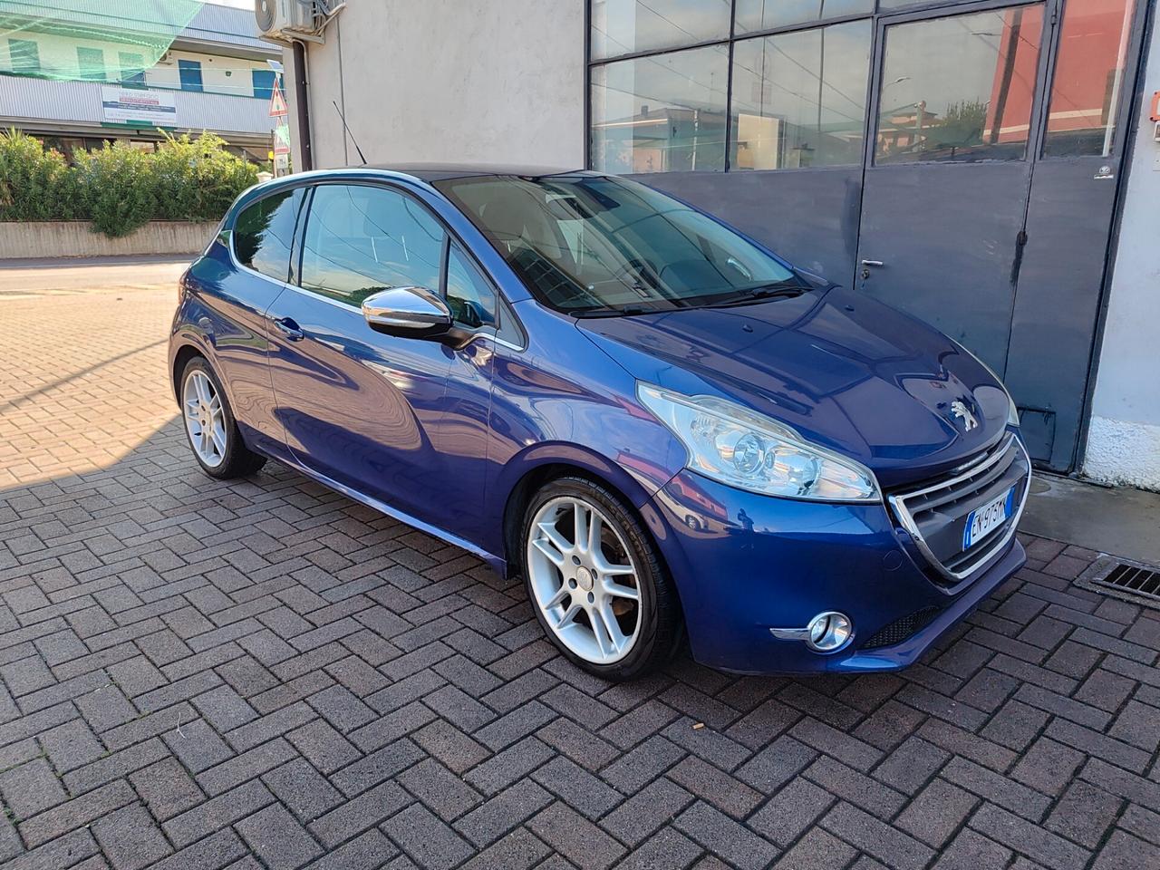 Peugeot 208 1.6 e-HDi 92 CV Stop&Start 3 porte Allure