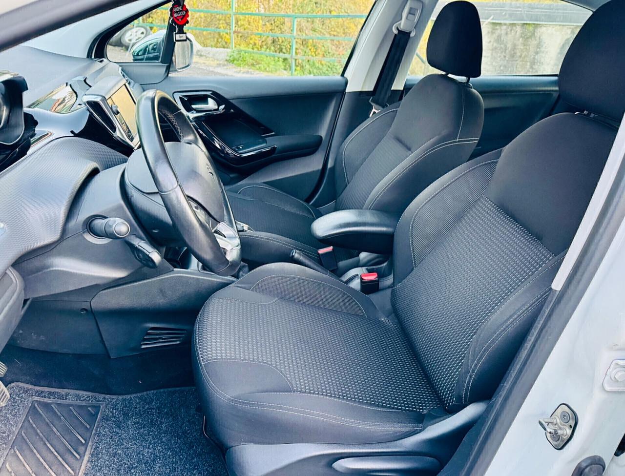 Peugeot 208 PureTech 82 5 porte Allure Ok Neopatentati