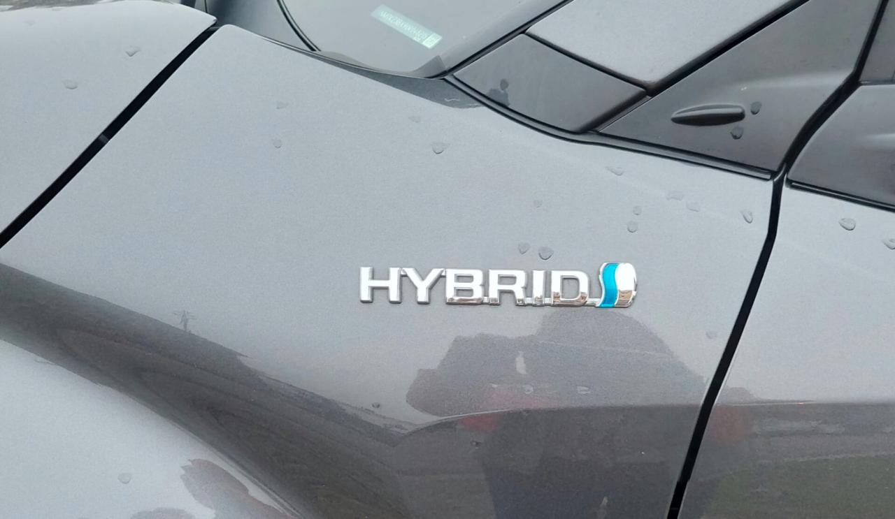 TOYOTA C-HR 1.8 HYBRID