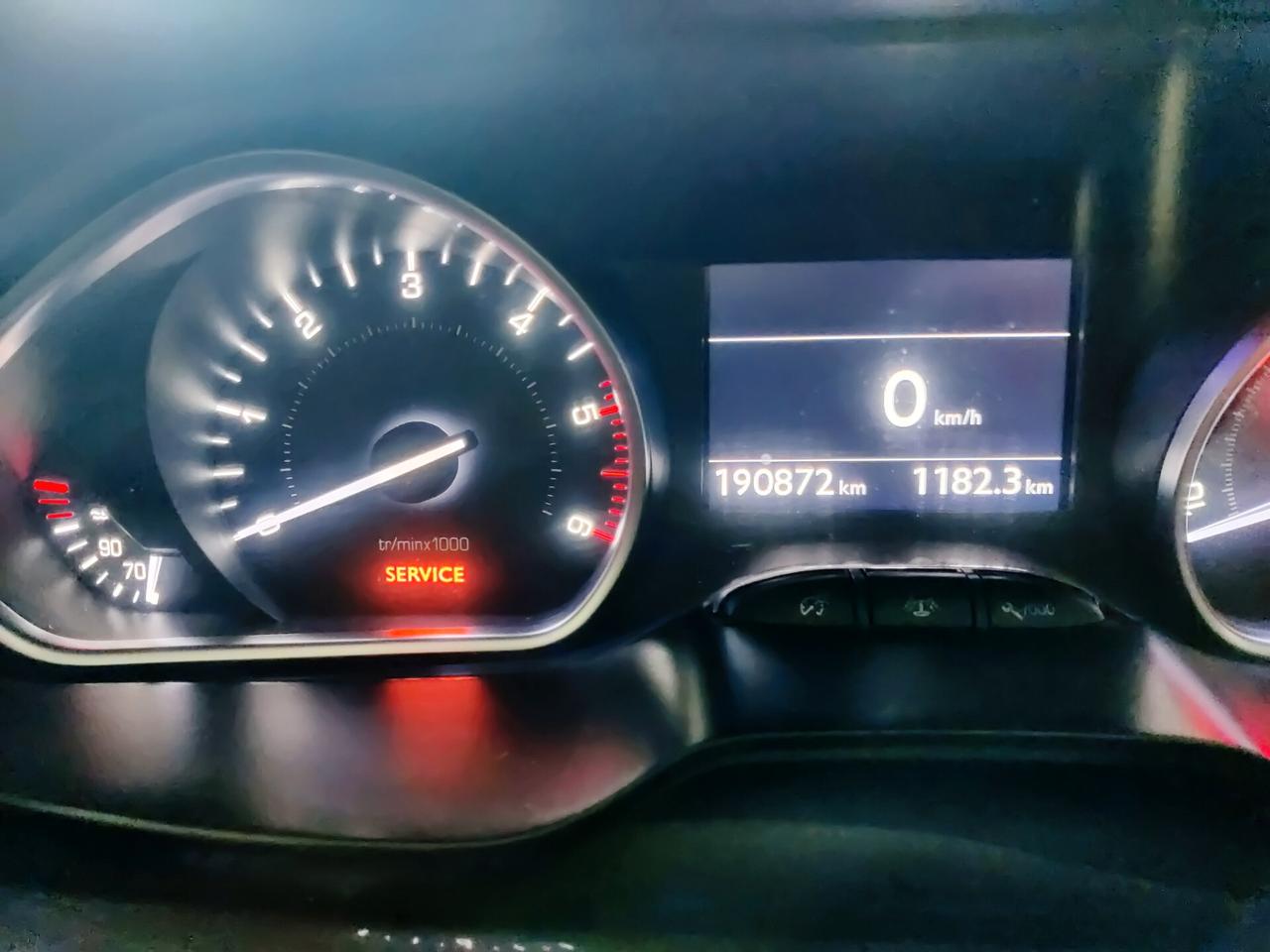 Peugeot 208 1.6 e-HDi 115 CV Stop&Start 3 porte Allure