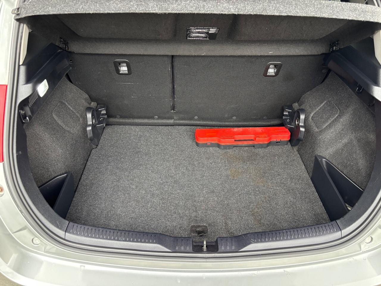 Toyota Auris 1.4 D-4D 5 porte ok neopatentati