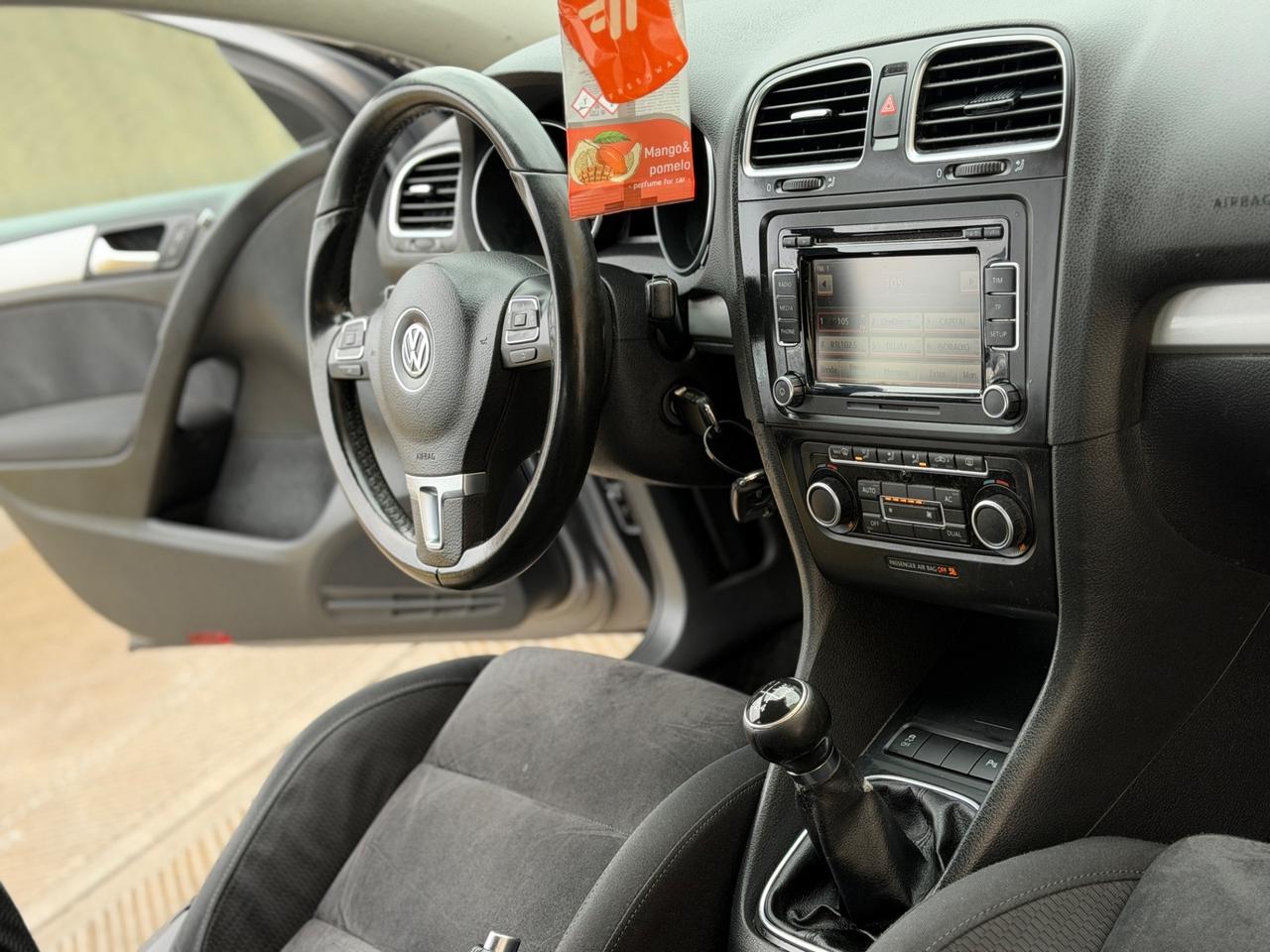 Volkswagen Golf 1.6 TDI 110 cv neopatentati 2011