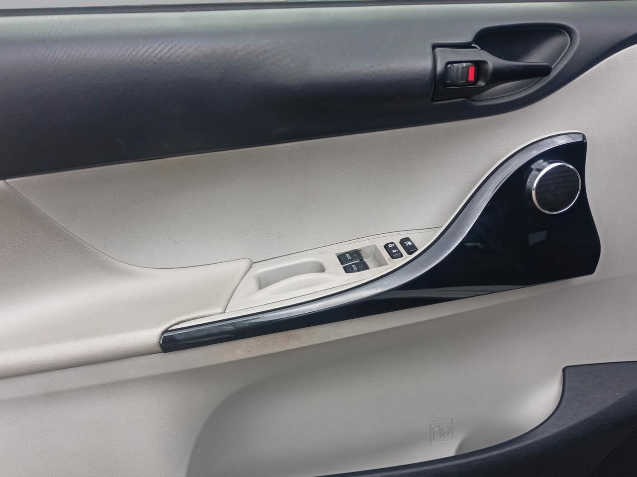 Toyota iQ 1.0 CVT Lounge