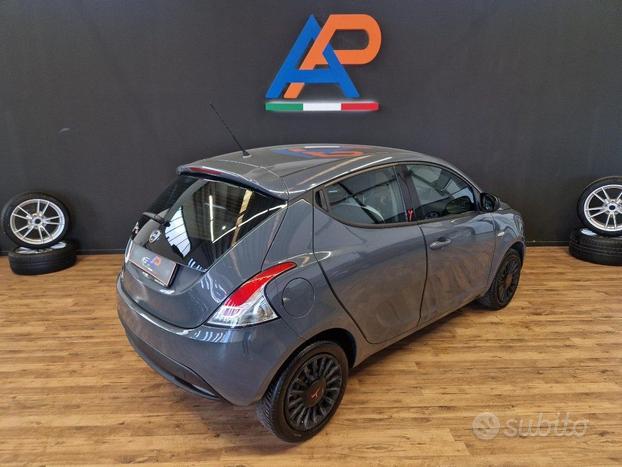 LANCIA Ypsilon 1.2 69 CV 5 porte Elle OK NEOPATE