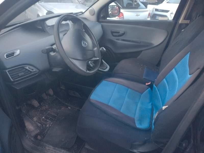 Lancia Ypsilon 1.3 MJT 16V 95 CV 5 porte S&S Silver