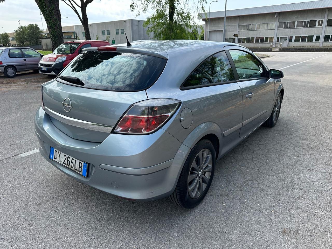 Opel Astra GTC 1.6 16V VVT 3 porte Enjoy