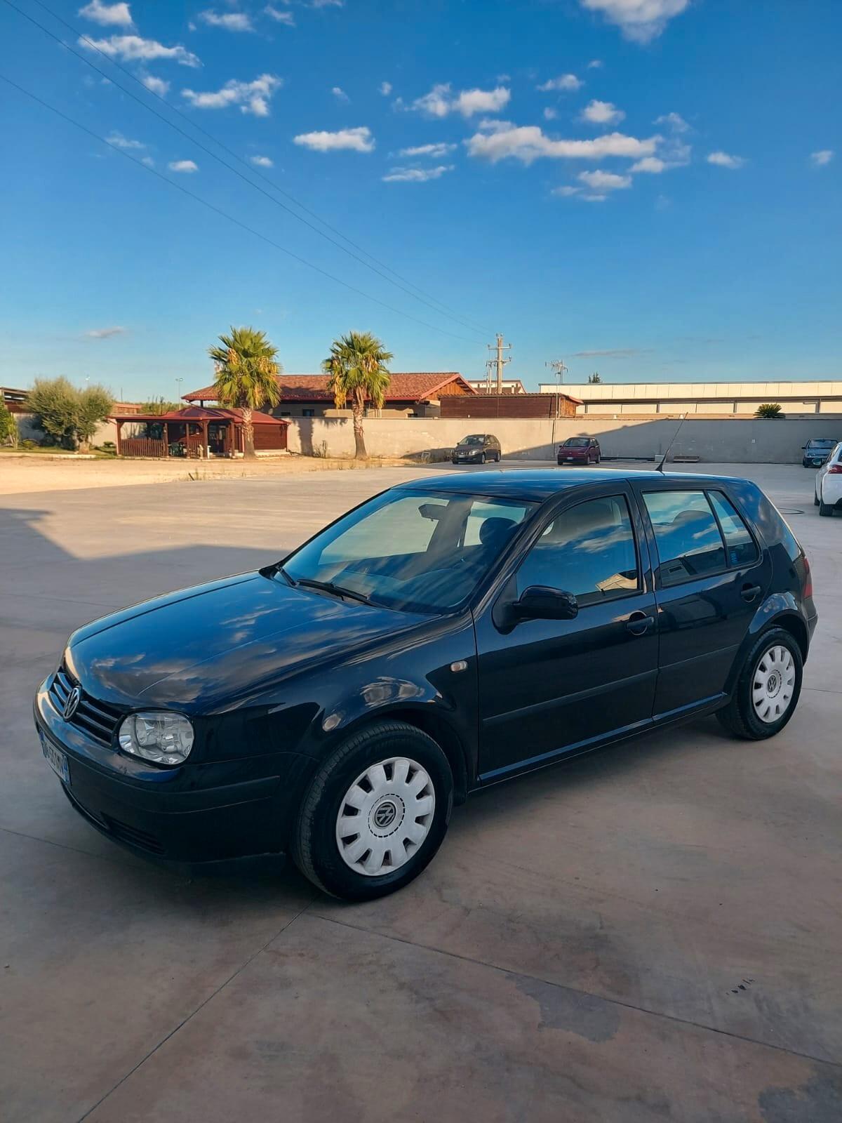 Volkswagen Golf 1.6 cat 5 porte Highline GPL