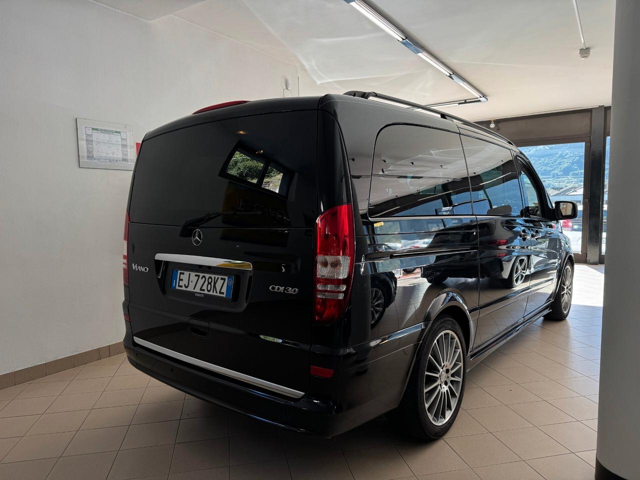MERCEDES-BENZ VIANO 3.0cc 225CV V6 TD. 8 POSTI *IVA*