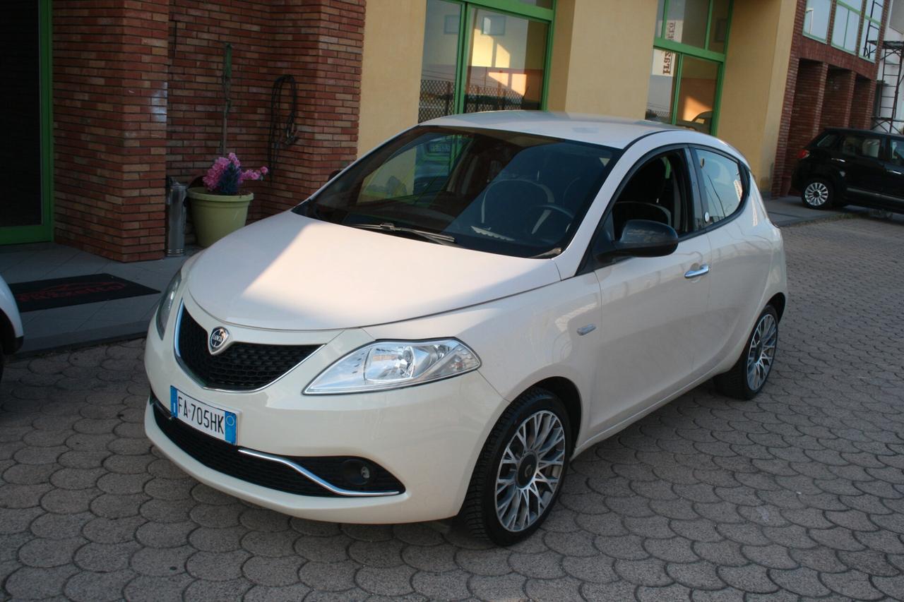 Lancia Ypsilon 1.2 69 CV 5 porte Openinig Edition