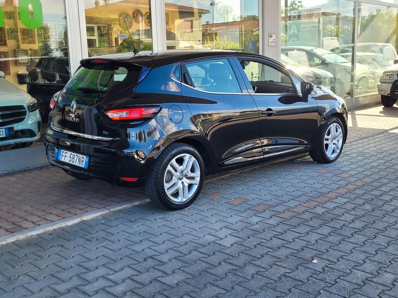 Renault Clio 1.2 75CV 5 porte Zen