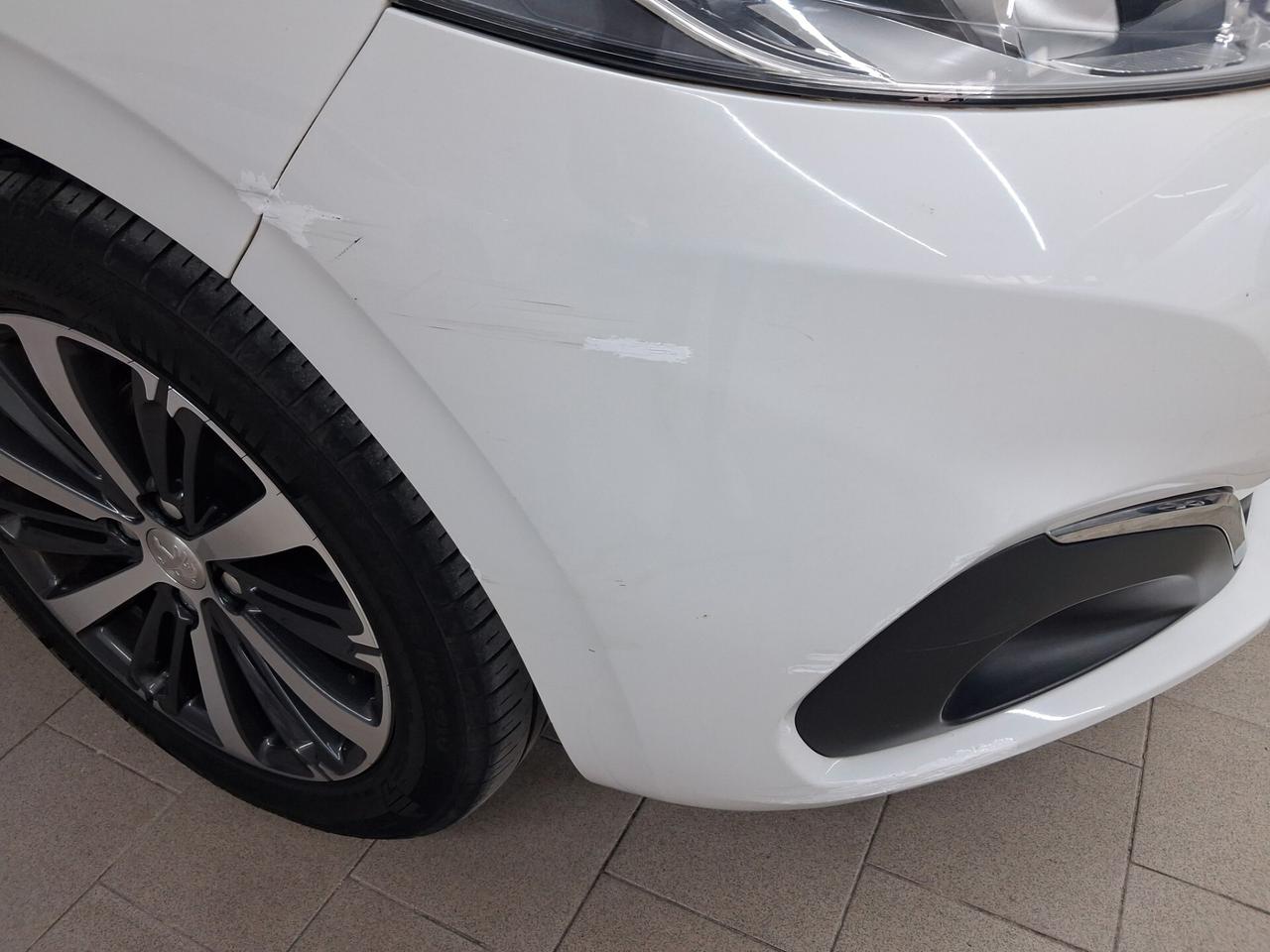 Peugeot 208 PureTech 82 5 porte Allure