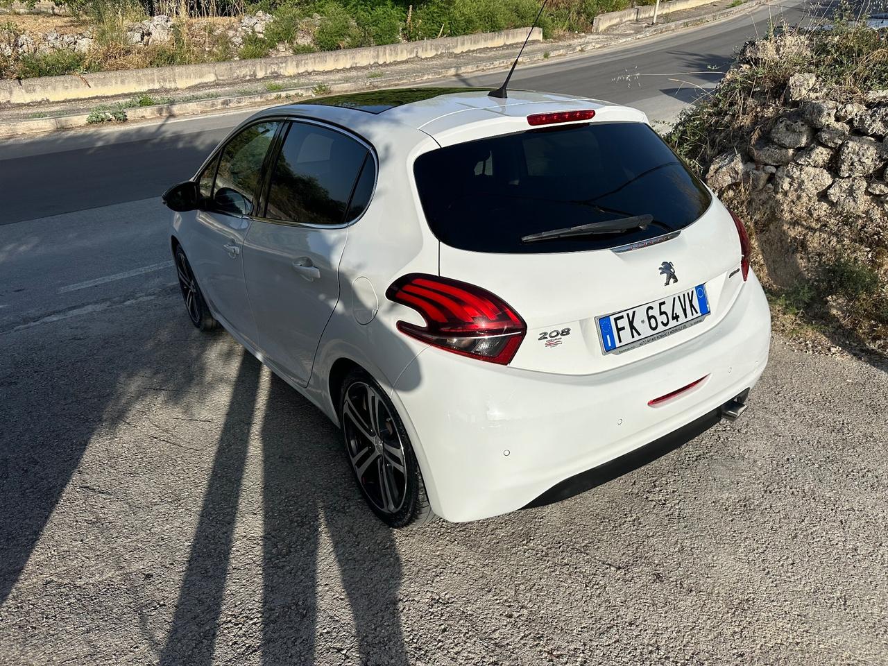 Peugeot 208 BlueHDi 100 5 porte GT Line