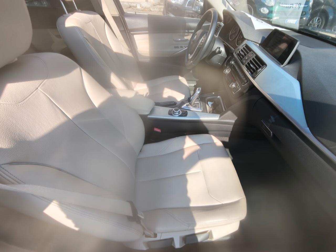 Bmw 320 320d xDrive Touring Luxury Automatica