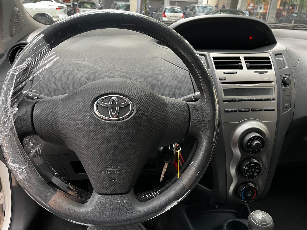 Toyota Yaris 1.0 3 porte
