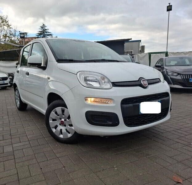 Fiat Panda Lounge 1.2 benzina 75cv anno 02-2019