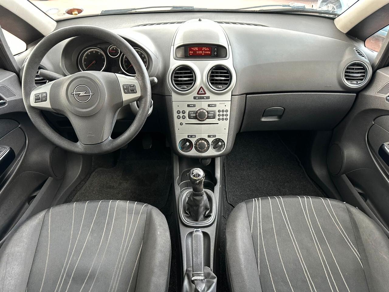 Opel Corsa 1.2 5 porte
