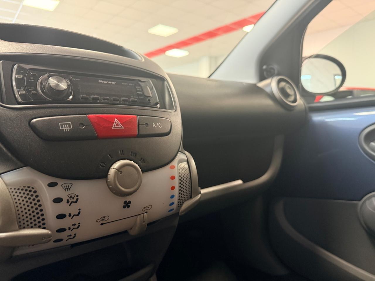 Toyota Aygo 1.0 12V VVT-i 5 porte Sol