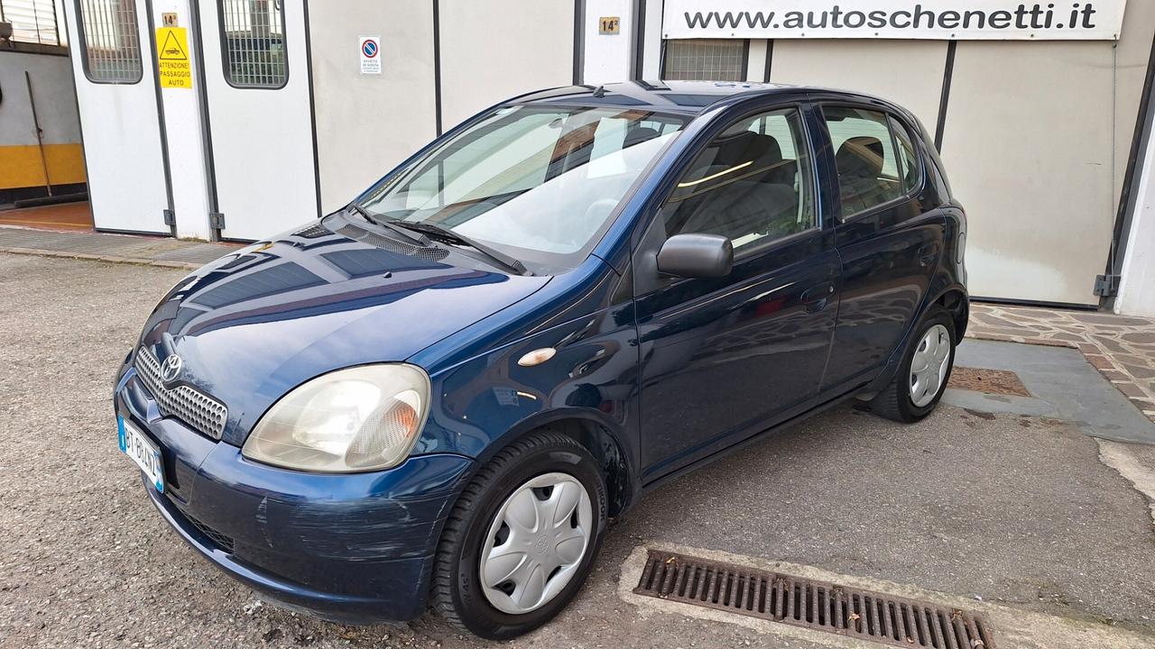Toyota Yaris 1.0i 16V cat 5 porte Sol