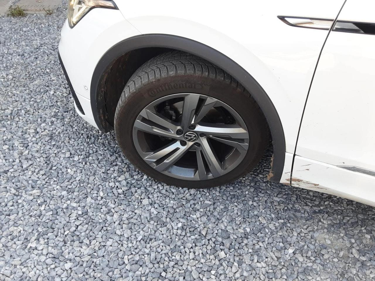 Volkswagen Tiguan 2.0 TDI 150 CV SCR DSG R-LINE TETTO NAVY LED 19
