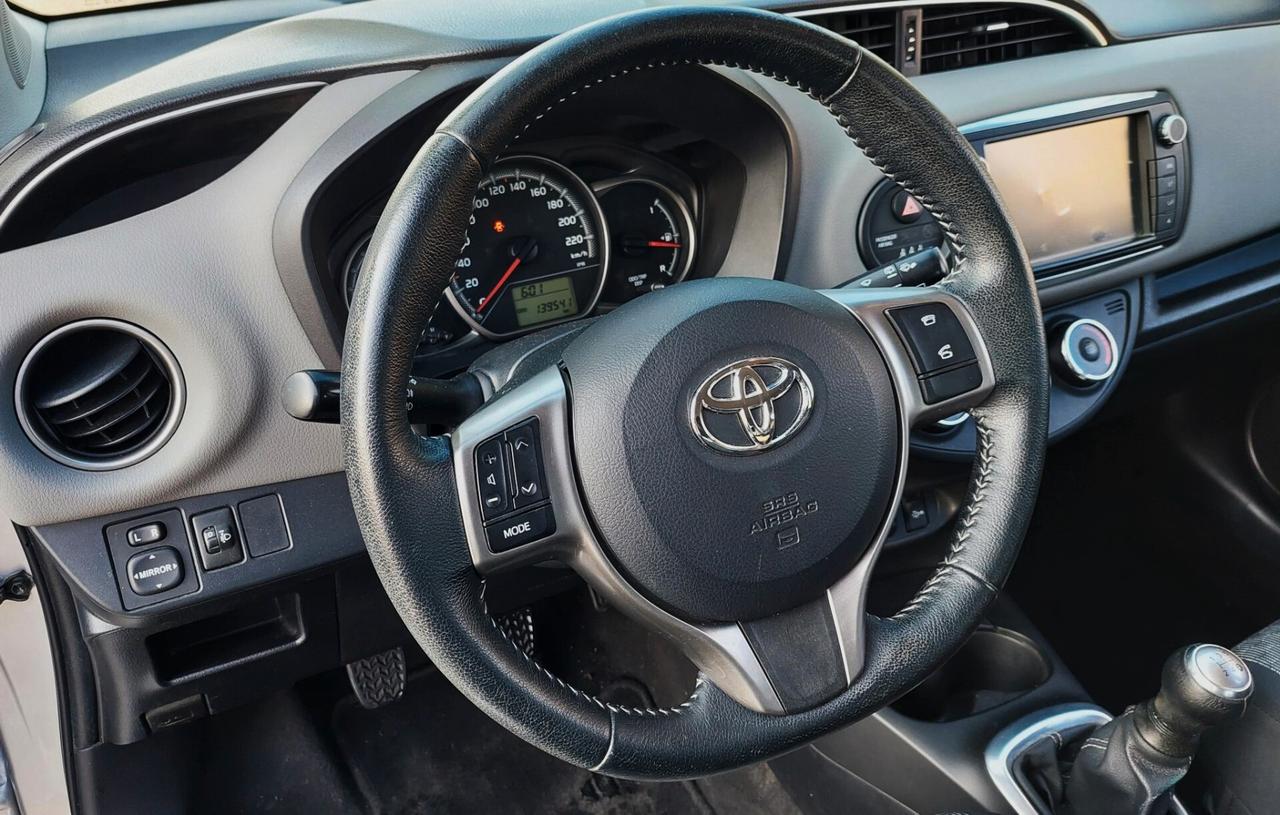 UNICO PROPRIETARIO - TOYOTA YARIS - 1.0 LOUNGE