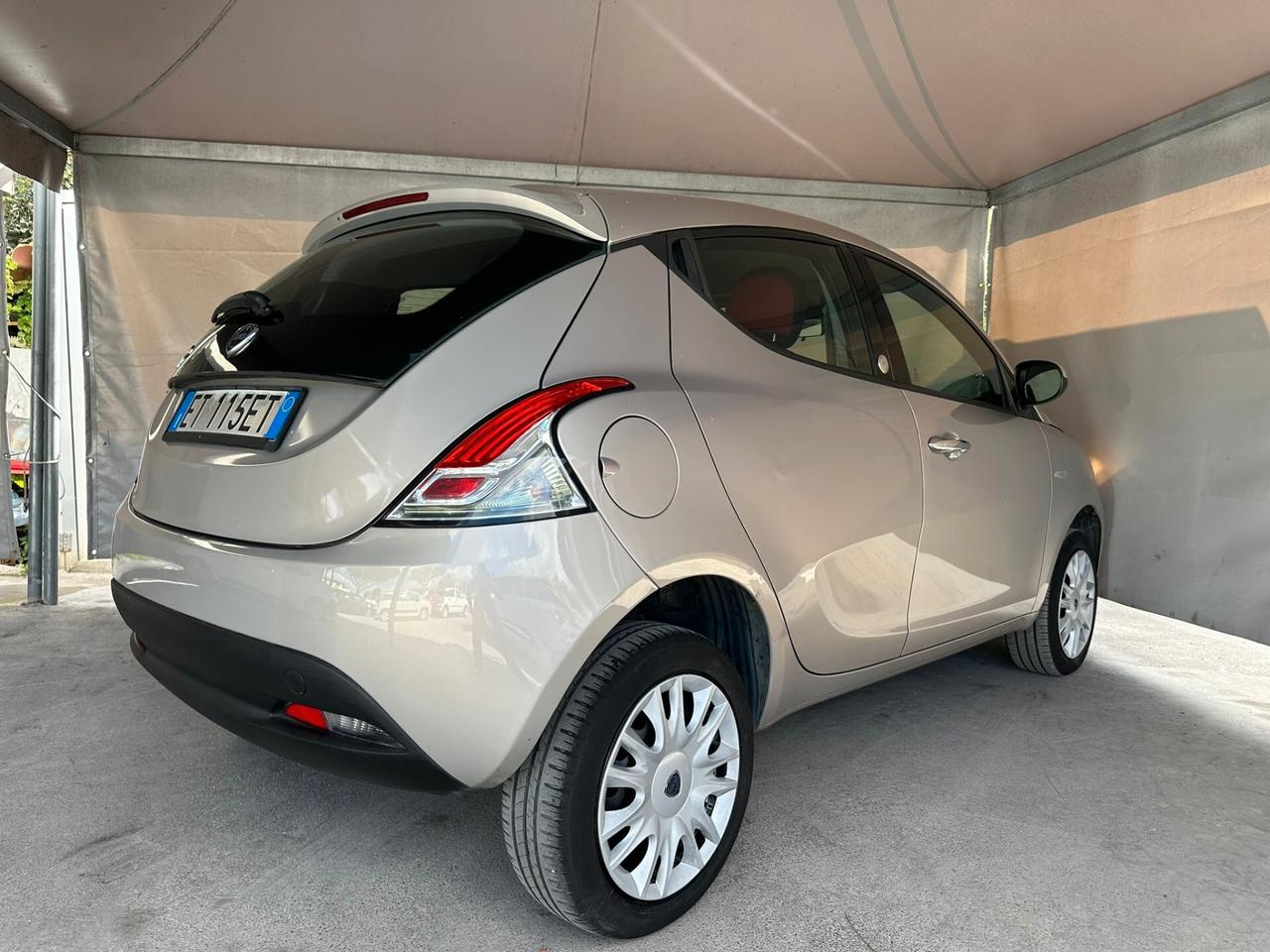 Lancia Ypsilon 0.9 Twinair 85 CV 5P Metano Ecochic Gold