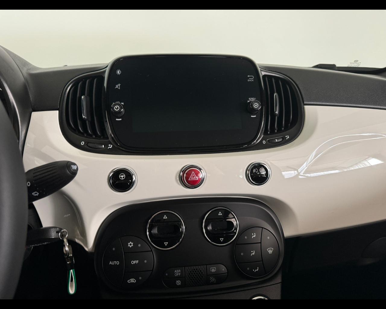 FIAT 500 (2015-->) - 500 1.0 Hybrid Dolcevita