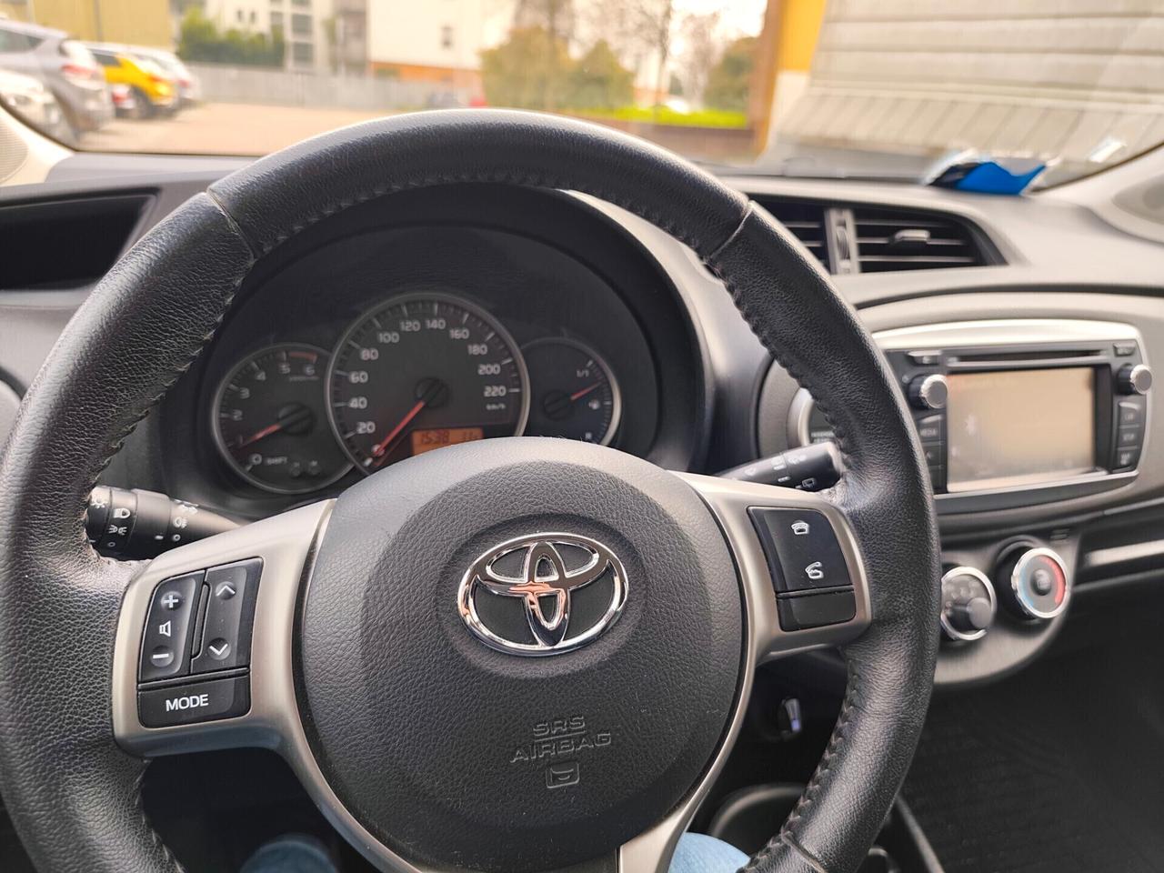 Toyota Yaris 1.4 D 5 porte 1 proprietario neopatentati