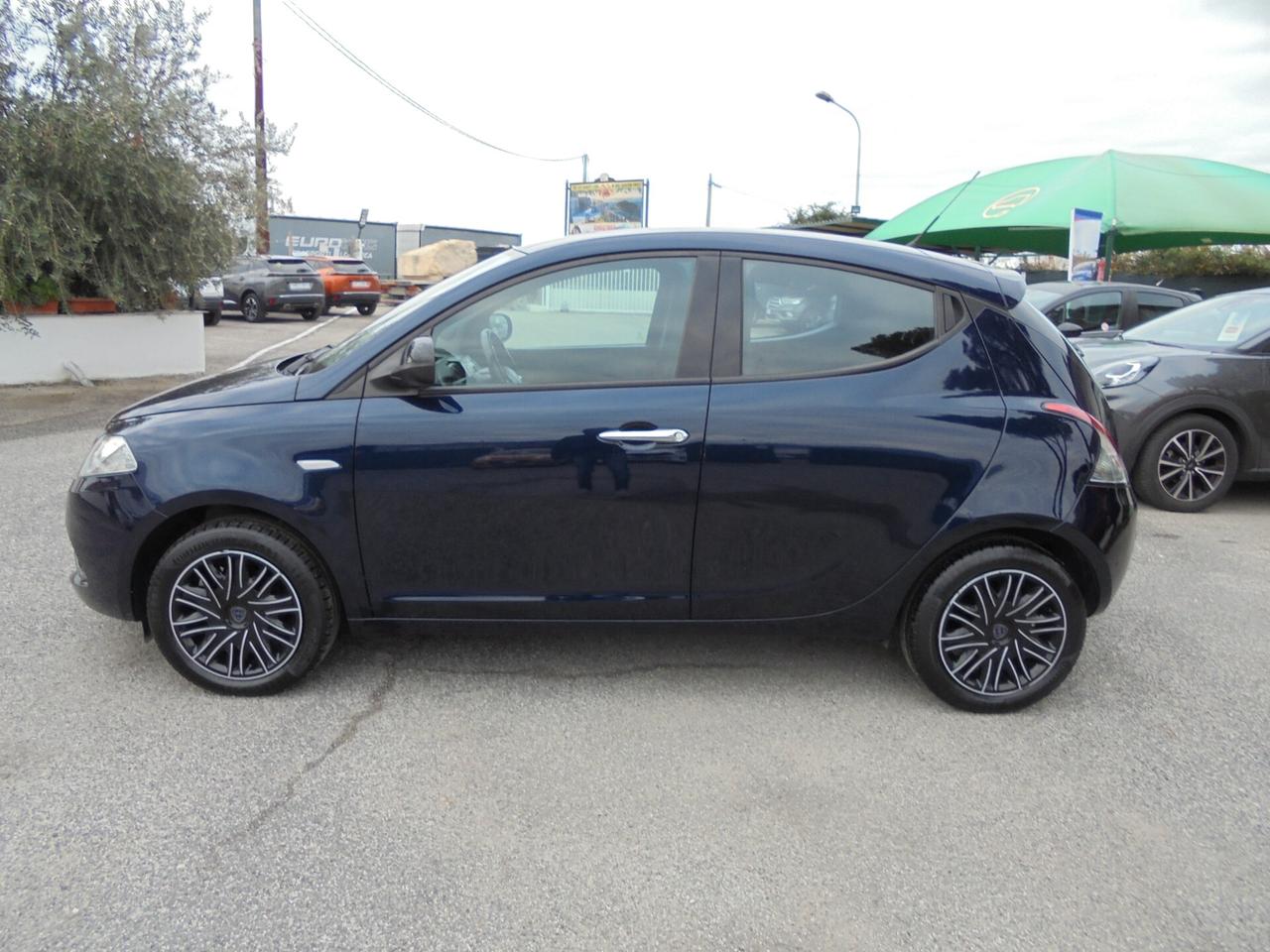 Lancia Ypsilon 1.2 69 CV 5 porte S&S Gold