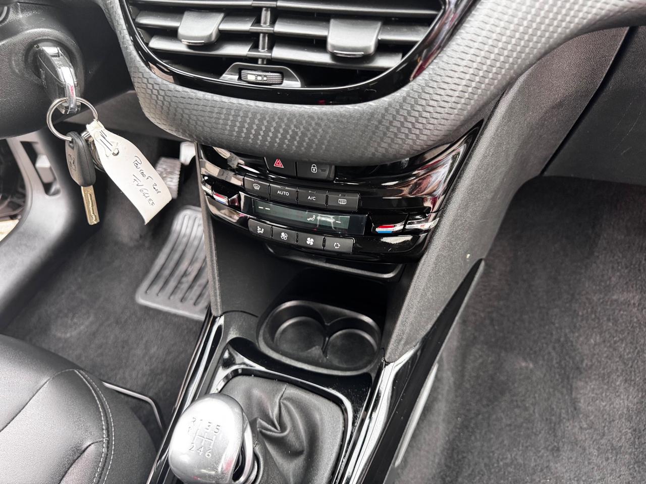 Peugeot 2008 BlueHDi 100 neopatentati euro 6b