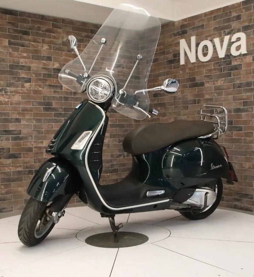 Piaggio Vespa 300 GTS