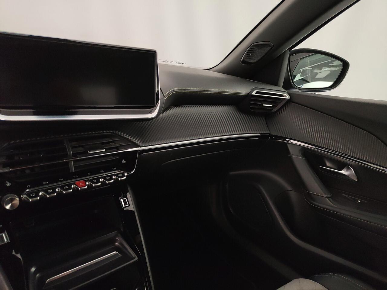 Peugeot 2008 motore elettrico 136 CV GT Pack