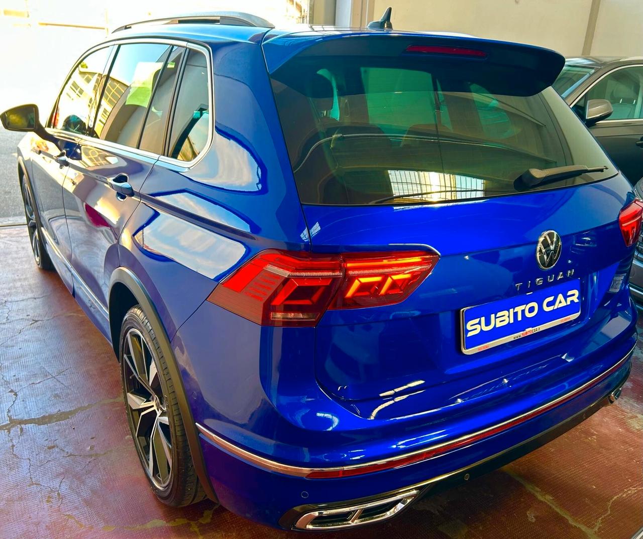 Volkswagen Tiguan 2.0 TDI 150 CV SCR DSG R-Line TETTO PANORAMICO