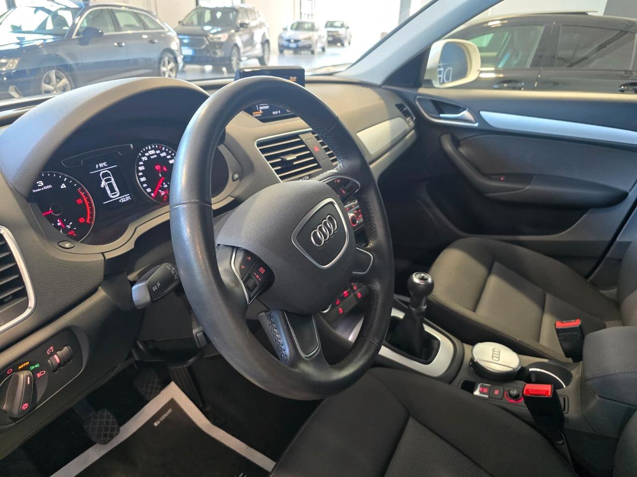 Audi Q3 2.0 TDI 120 CV Business