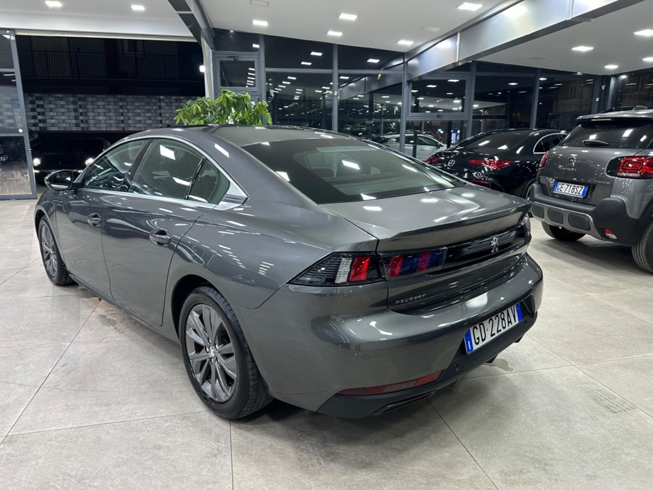 Peugeot 508 BlueHDi 130 EAT8 Allure 4p 2021