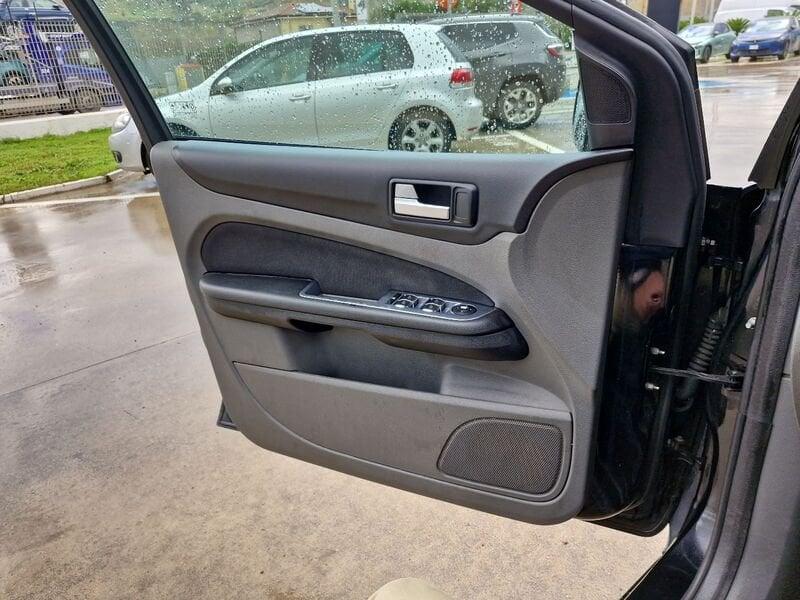Ford Focus II Style Wagon 1.6 tdci Titanium 90cv