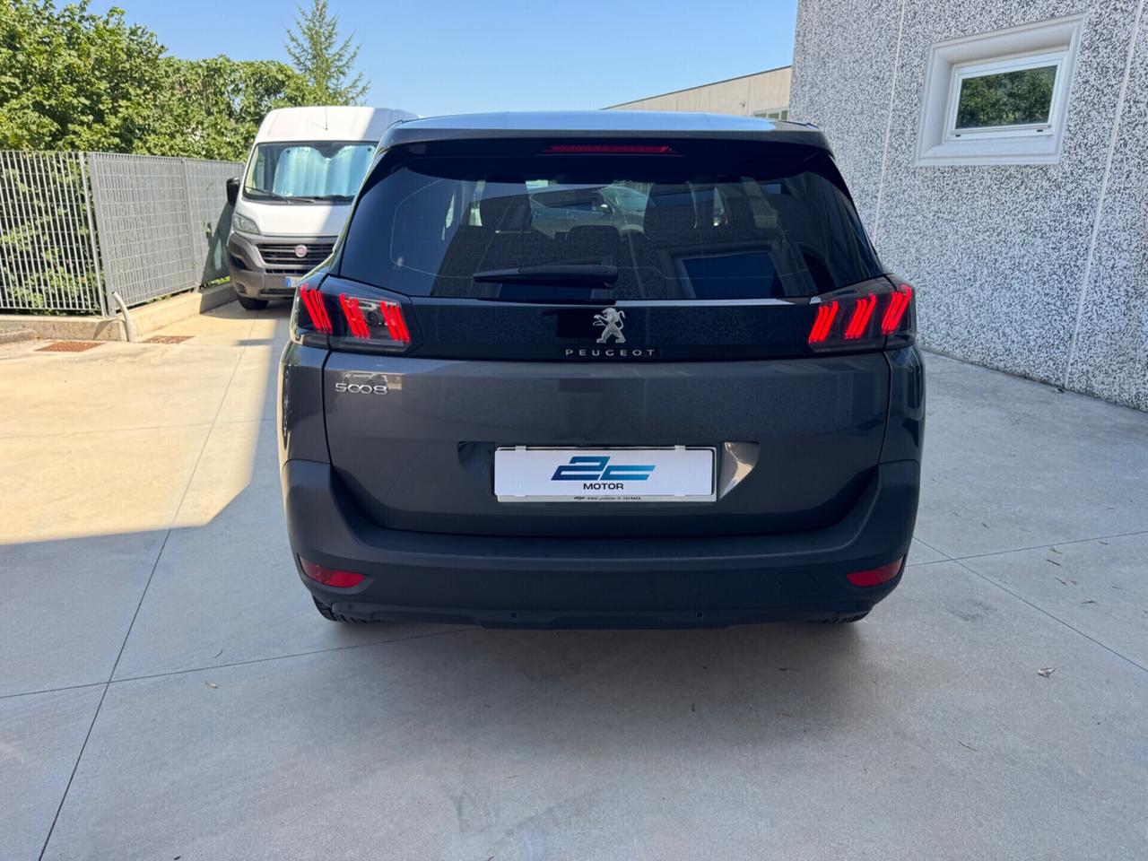 PEUGEOT 5008 7 POSTI BlueHDi 130 Business EAT8 S/S automatica