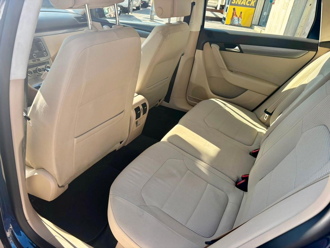 Volkswagen Passat 1.6 TDI DSG Comfortline BlueMotion Technology