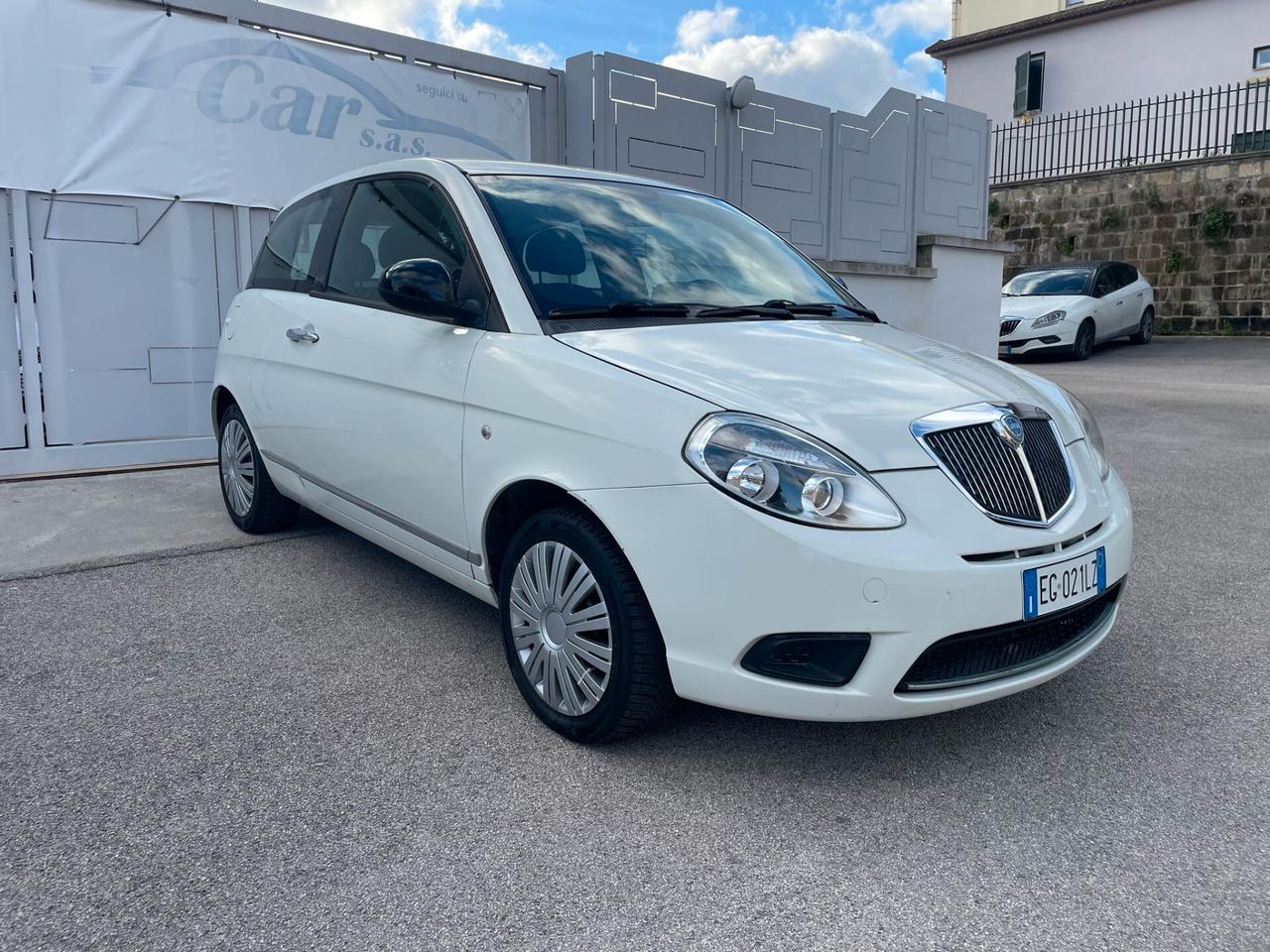 Lancia Ypsilon 1.3 MJT 75 CV Elle