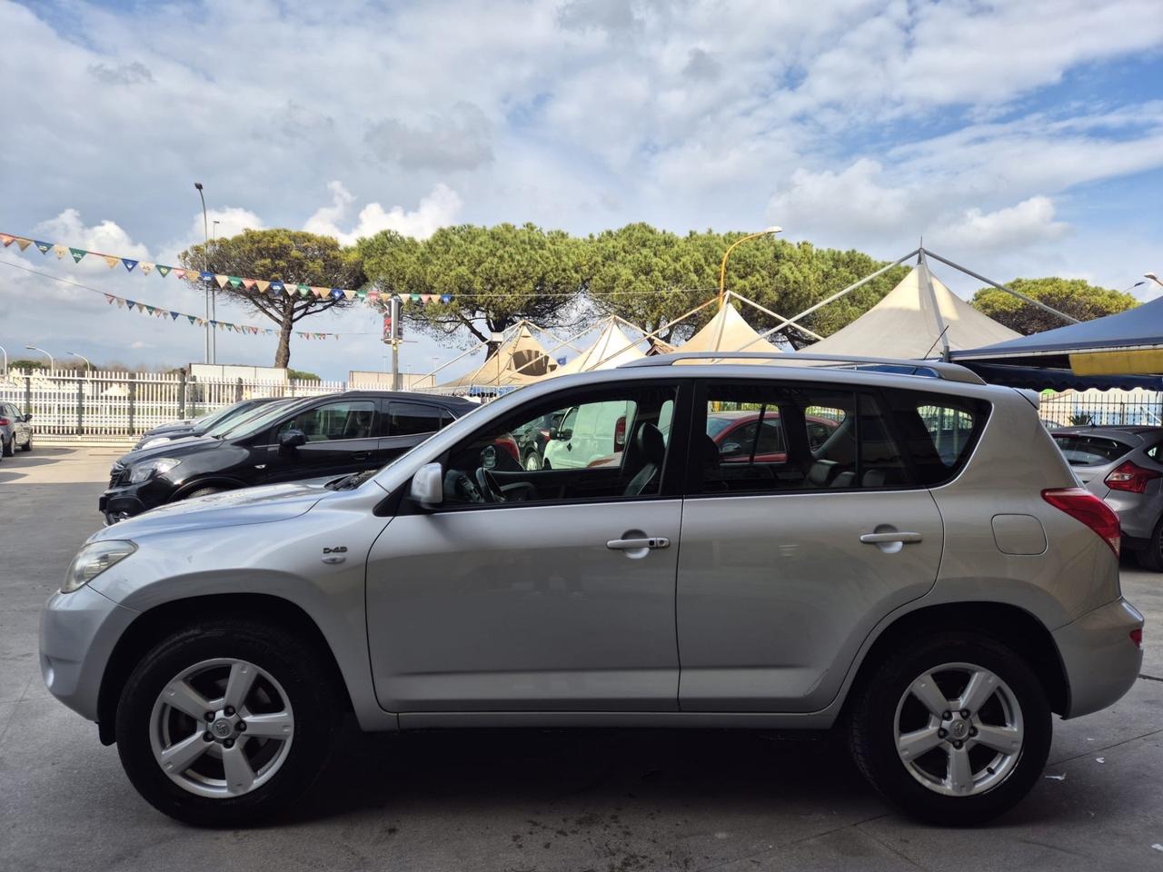 Toyota RAV4 2.2 D-4D 136 CV Luxury