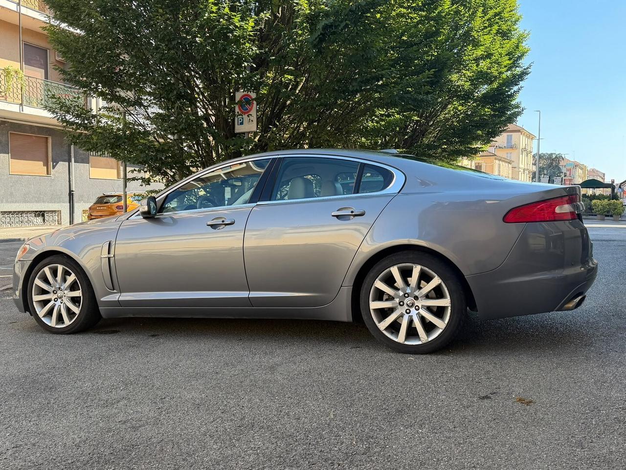 Jaguar XF 2.7 automatica
