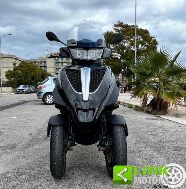 PIAGGIO MP3 LT 300 .