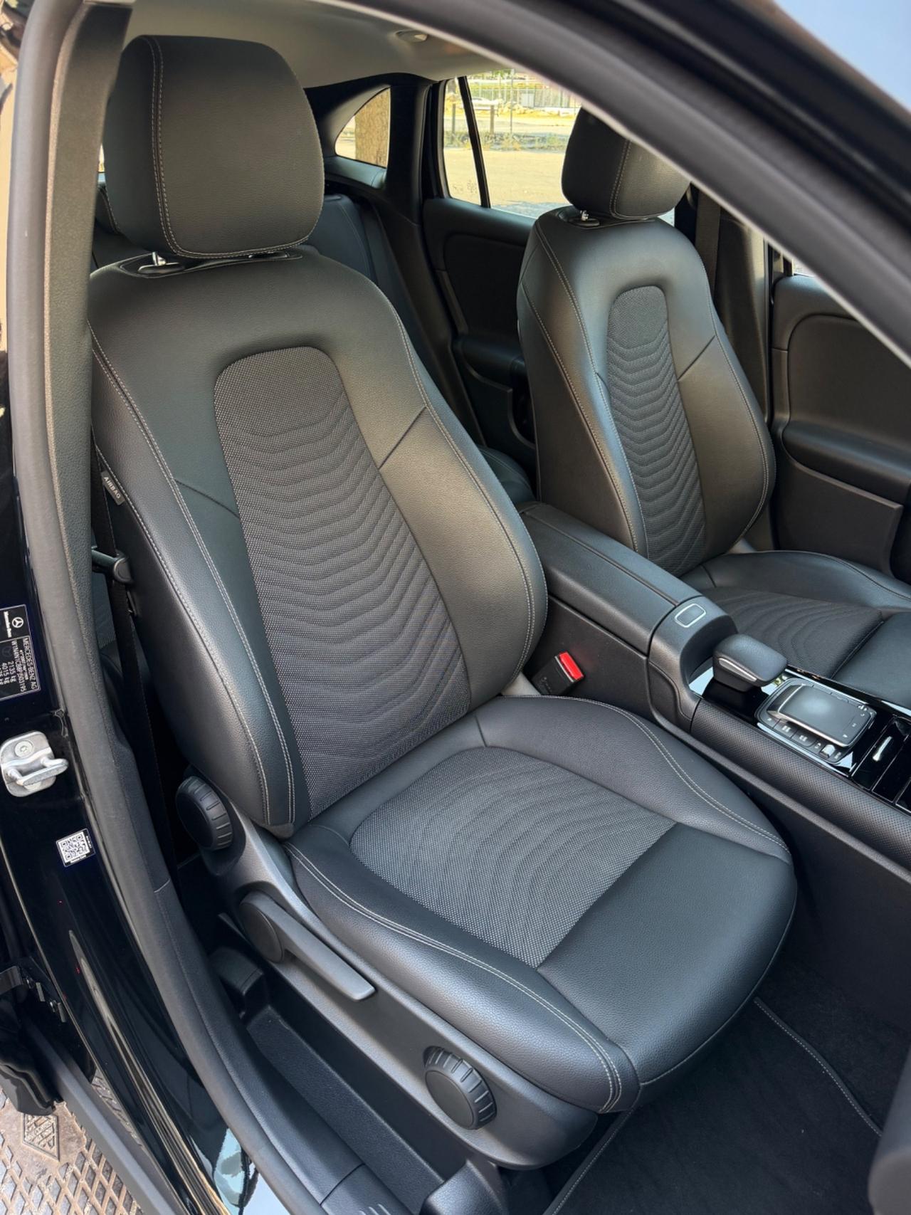 Mercedes GLA 200 d Sport 150CV TETTO/FULL LED